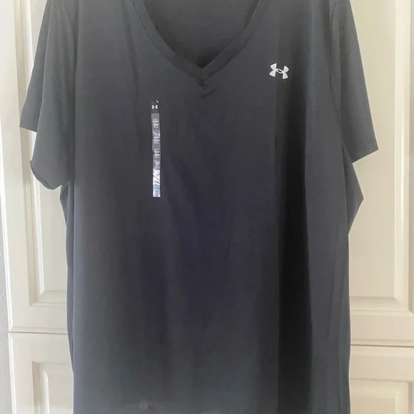 Woman’s Under Armour UA tech V-Neck - Picture 7 of 11